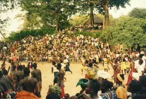 Etuum i  inde Kaiŋa